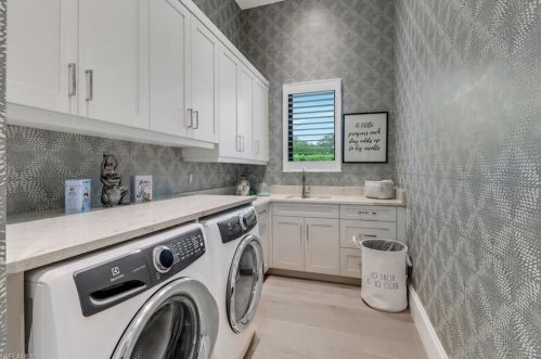 12 Banyan Rd, Naples FL exterior