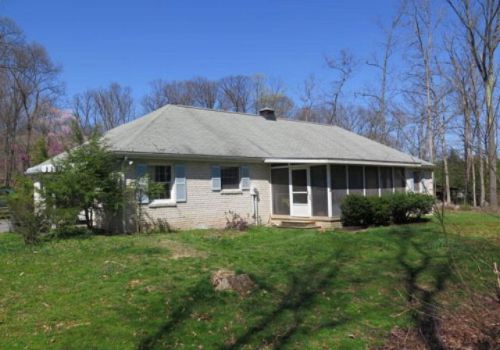 9625 Daisy Ln, Huntingdon, PA 16652-4846