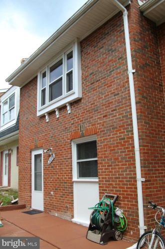 3116 Brosar Ct, Alexandria, VA 22306-3005