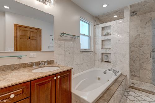 2143 Thomas St, Chicago IL 60651-3248 exterior