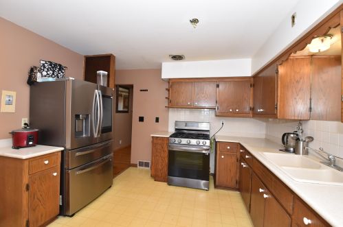 3777 69th St, Milwaukee WI  53220-1812 exterior