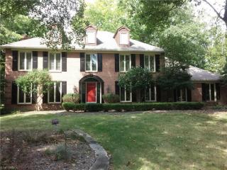 8648 Dunbar Ln, Cleveland, OH 44141-2026