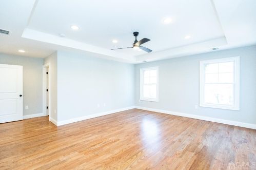 20 Linden Ave, Edison NJ 08817-3208 exterior