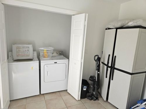 758 93 Ave, Naples FL 34108-2441 exterior