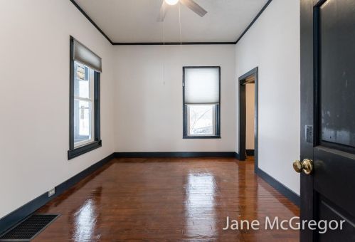 709 Apple Ave, Meskegon MI 49442-3648 exterior