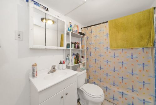 2252 Lawndale Ave, Chicago IL 60629-4345 exterior