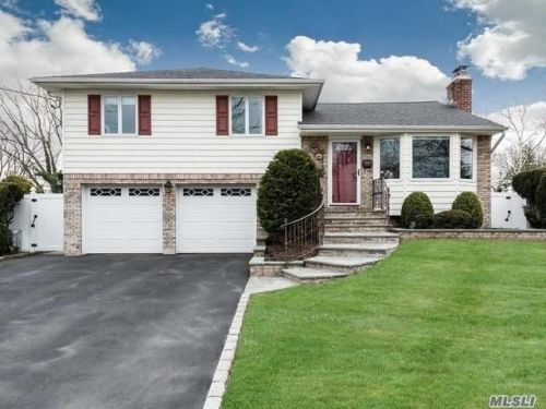 1 Byre Pl, Commack, NY 11725-2601