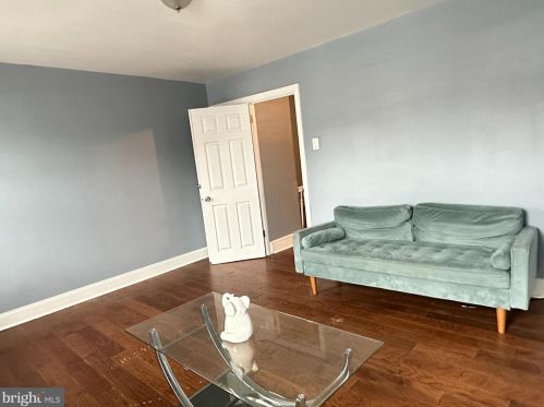 18 21 St, Chester PA 19013-4915 exterior