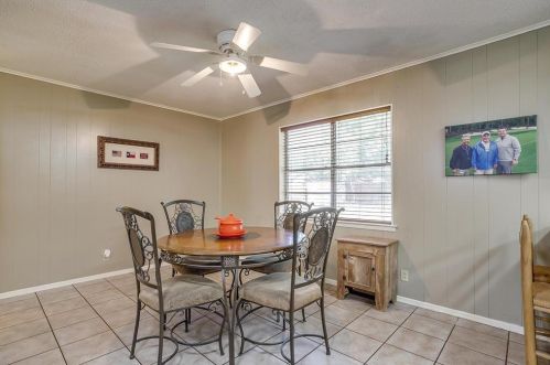 240 Cindy Ln, Burleson TX 76028-3842 exterior