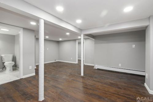 26 Fern St, Edison NJ  08817-4206 exterior