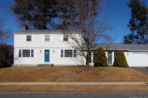 44 Edgewood Dr, Enfield, CT 06082-5916