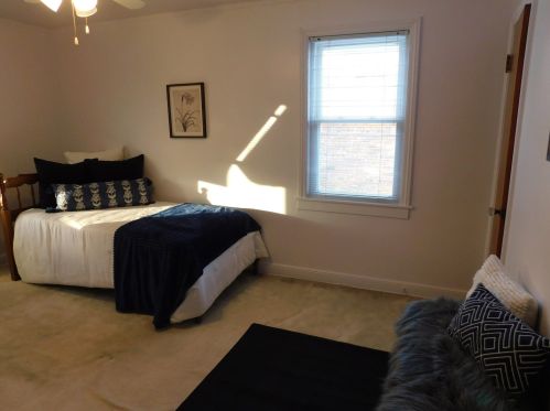 10047 Artesian Ave, Chicago IL 60632-1106 exterior