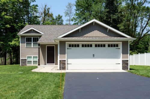 7088 Ml Ave, Kalamazoo, MI 49009-9330