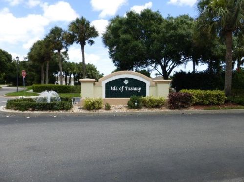 321 Tuscany Ct, Fort Pierce, FL 34986-2155