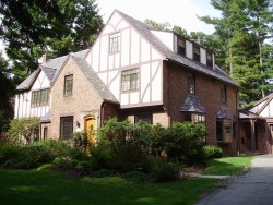 178 Prince St, Newton, MA 02465-2604