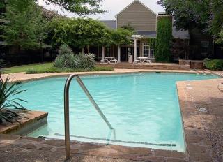 3466 Belt Line Rd, Irving TX  75062-7825 exterior