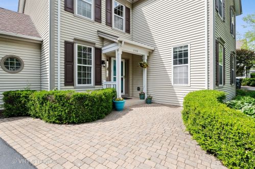 3158 Hampshire Ln, Waukegan, IL 60087-5328