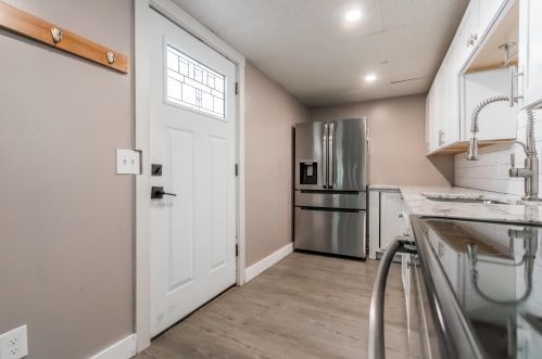 1435 Forest Ave, Portland ME 04103-3385 exterior