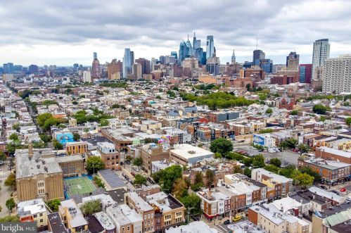 246 Fitzwater St, Philadelphia PA 19147-3305 exterior