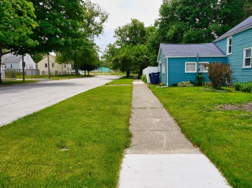 2701 90th St, Chicago, IL 60805-1309