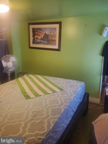 2232 5 St, Philadelphia PA 19106-3715 exterior