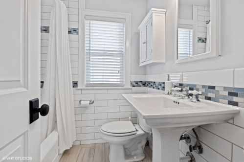 4815 Mulligan Ave, Chicago IL 60630-2921 exterior