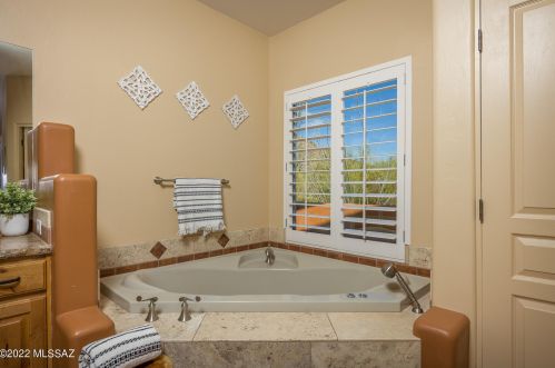 2240 Lone Star Pl, Tucson AZ  85713-6732 exterior