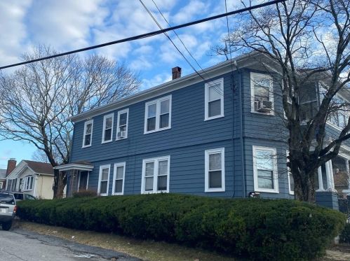 247 Woonasquatucket Ave, Providence, RI 02911-2726