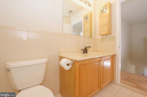 362 Bowler Ct, Piscataway NJ 08854-6649 exterior