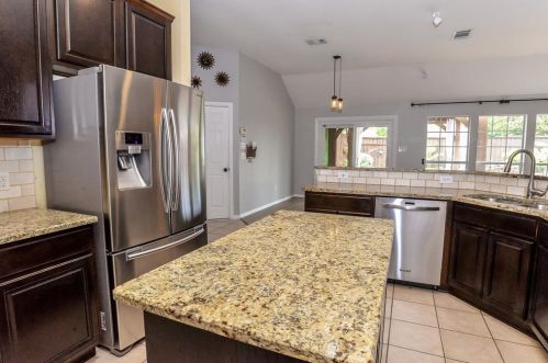 9404 Crossvine Ln, Frisco TX 75035-6030 exterior