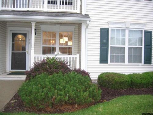 35 Morning Glory Way, Schenectady NY  12306-3338 exterior