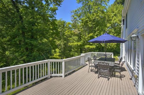 112 Middlebrook Farm Rd, Wilton CT 06897-2015 exterior