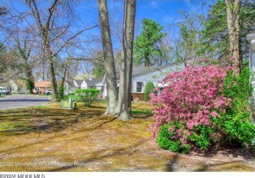 15 Swift Cir, Lakehurst NJ  08759-2949 exterior