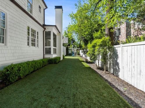 2312 Montview Dr, Atlanta GA 30305-4071 exterior