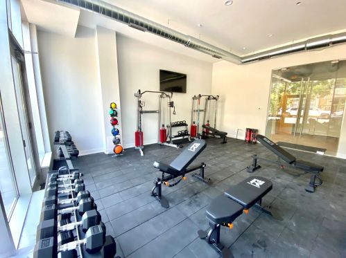 1957 Fairfield Ave, Chicago IL 60647-4204 exterior