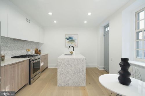 758 Front St, Philadelphia PA 19147-3523 exterior