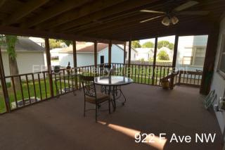 922 F Ave, Cedar Rapids IA  52405-2723 exterior