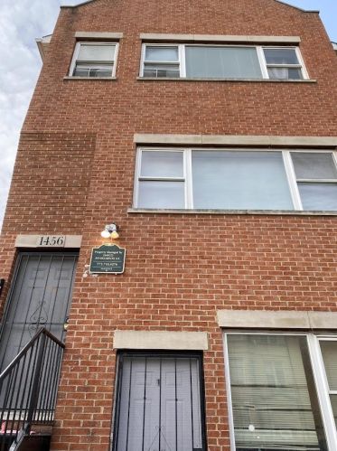 1456 Avers Ave, Chicago IL 60618-1902 exterior