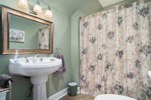 4610 Sherman Allen Rd, Gainesville GA 30507-8851 exterior