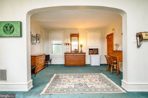 220 Maple Ave, Camden NJ 08106-2315 exterior