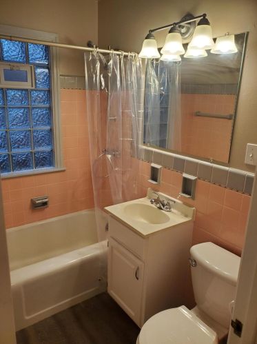 8208 Center St, Milwaukee, WI 53222-4830