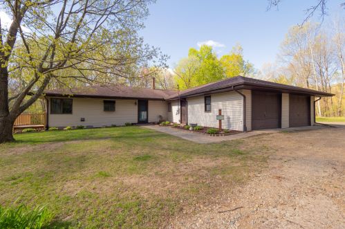 2460 4th St, Kalamazoo, MI 49009-6404