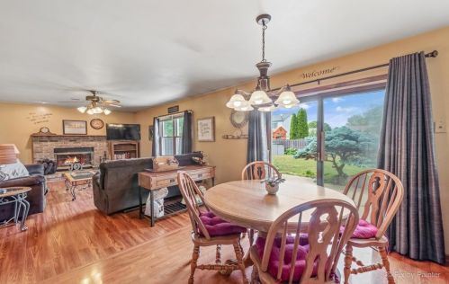 758 Weston Dr, Bull Valley IL 60014-8581 exterior