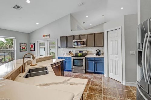 1520 16 Ave, Naples FL 34117-5211 exterior