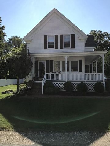 9 Giles St, Methuen, MA 01844-2309