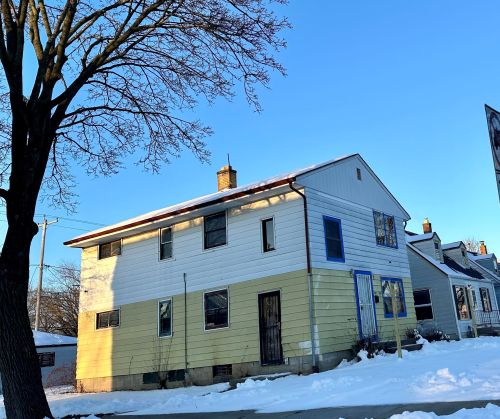 3801 Douglas Ave, Milwaukee, WI 53209-3621