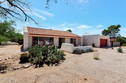 7800 Camino Los Brazos, Tucson, AZ 85750-2813