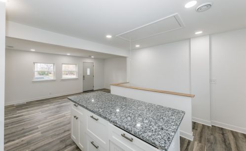 4886 Mohawk Ave, Milwaukee WI  53217-5426 exterior