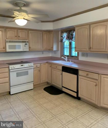 66 Dakota Trl, Browns Mills NJ 08015-5225 exterior