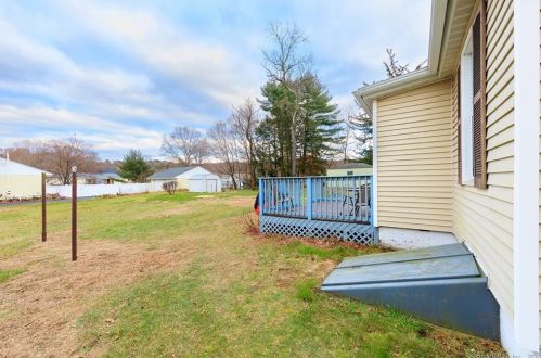 104 St, Killingly CT 06239-1927 exterior